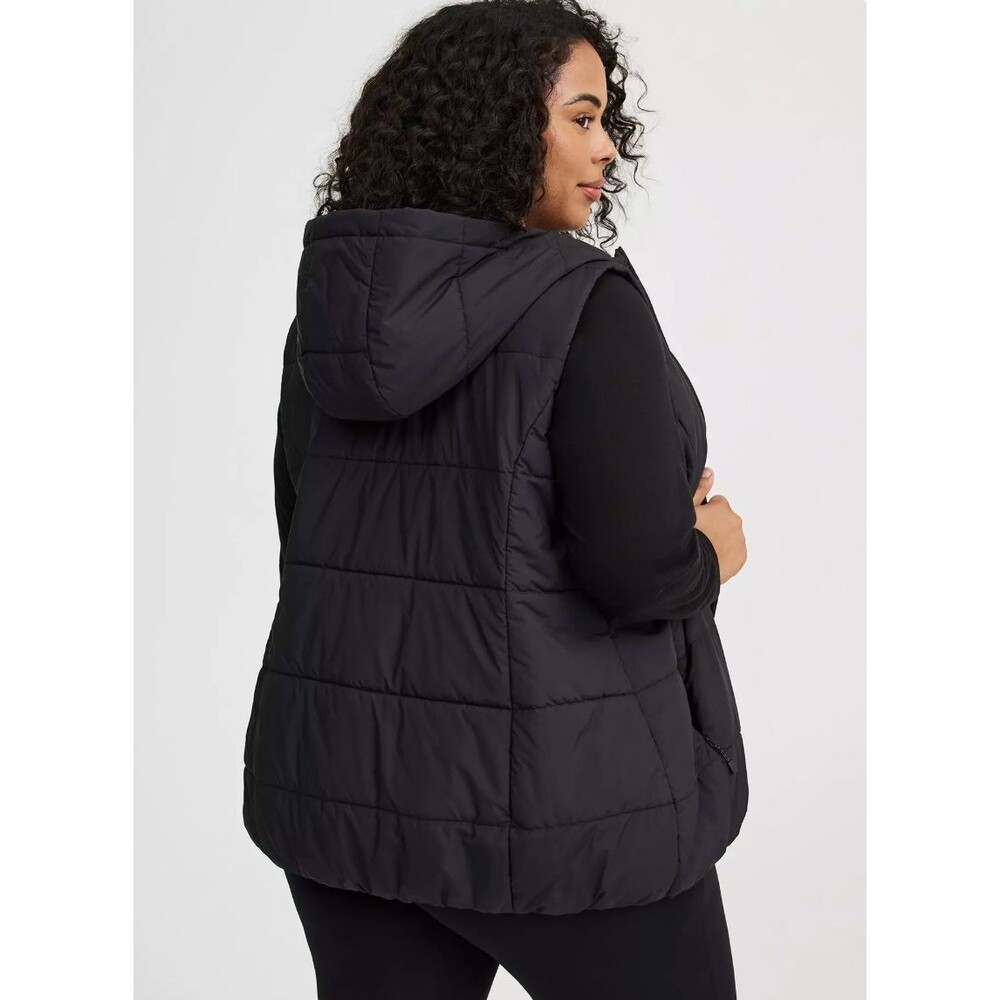 Torrid Womens Puffer Vest Size 4x Hooded Lightweight Packable 4XL Plus Size